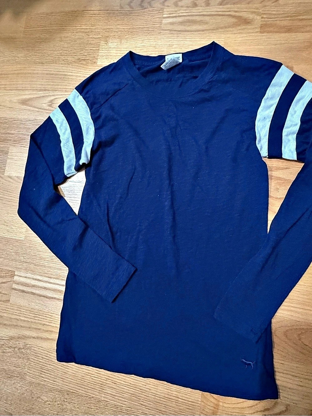 PINK Long Sleeve Color Block Tee in Blue XS